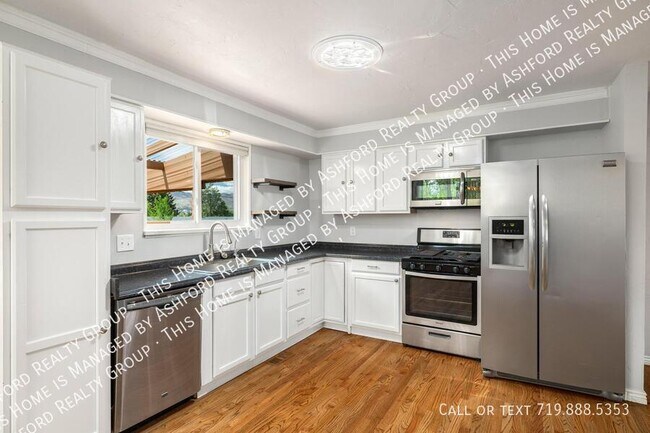 Building Photo - 1406 N Foote Ave