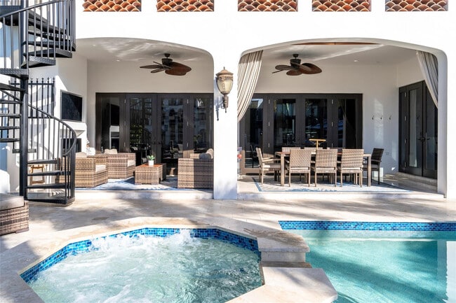 Building Photo - 2430 Castilla Isle