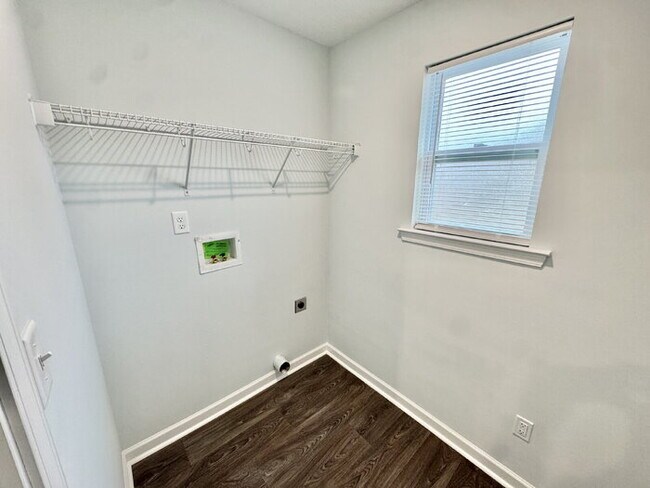 Building Photo - 780 Woodlawn St