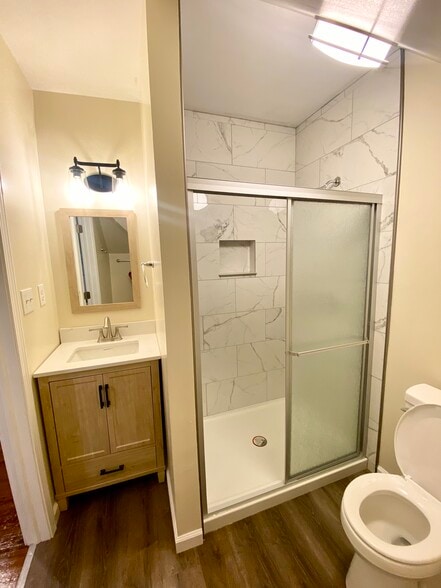 Building Photo - 1372 Neil Ave