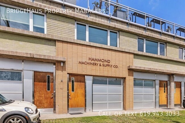 Building Photo - 3033 India St