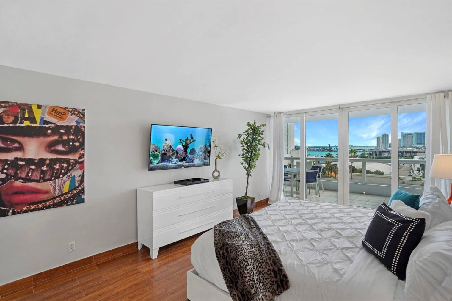 Building Photo - 1717 N Bayshore Dr