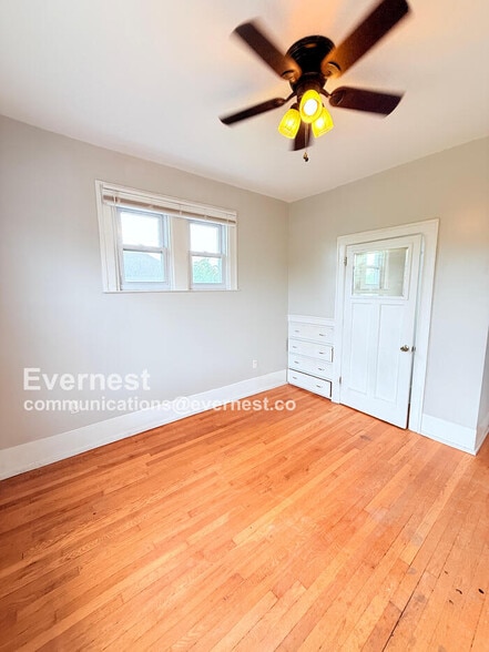 Building Photo - 9429 Brush St