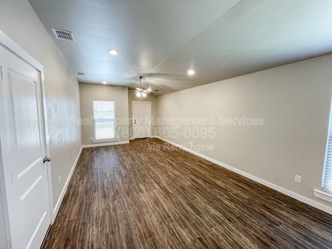 Building Photo - 2147 Kokomo Ave