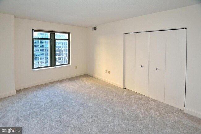 Building Photo - 1150 K St NW