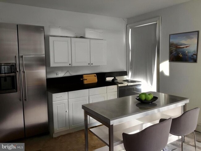 Building Photo - 5700 Delancey St