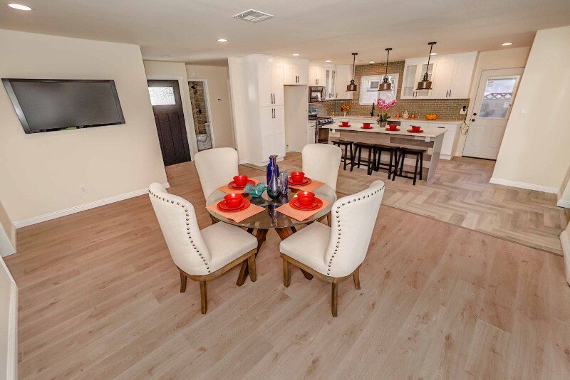 Building Photo - 717 Watson Ave