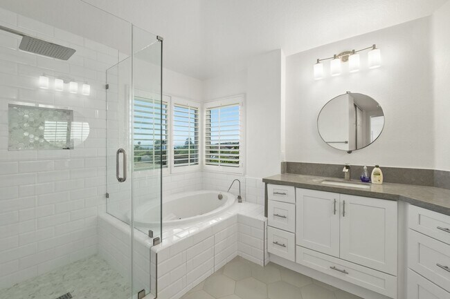 Building Photo - Newly Renovated and Furnished Ocean View Home!