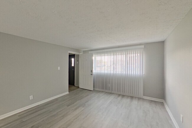 Building Photo - 3605 Cushing Dr