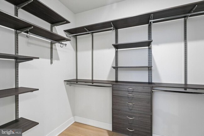 Building Photo - 2160 Northbank Pl