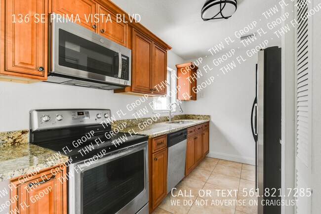 Building Photo - 136 SE Prima Vista Blvd