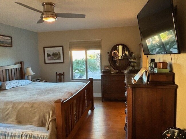 Building Photo - Welcome to this stunning 2-bedroom, 2-bathroom home, in Leisure World a 45+ Active Adult Resort C...