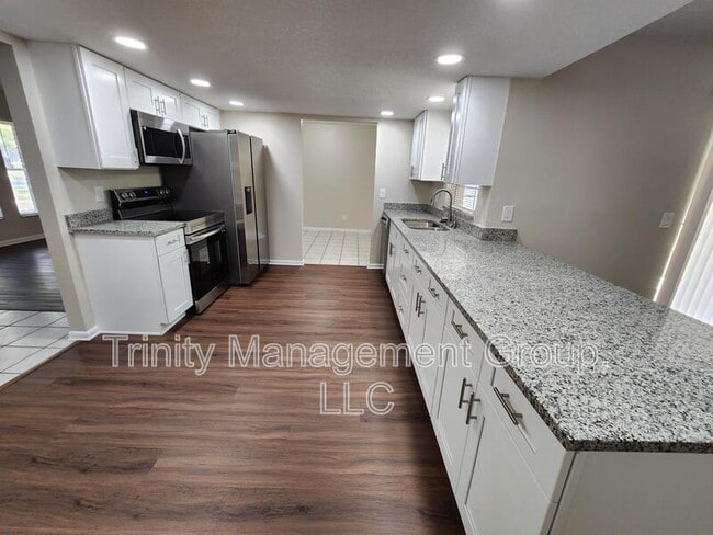 Building Photo - 17531 Brandywine Dr