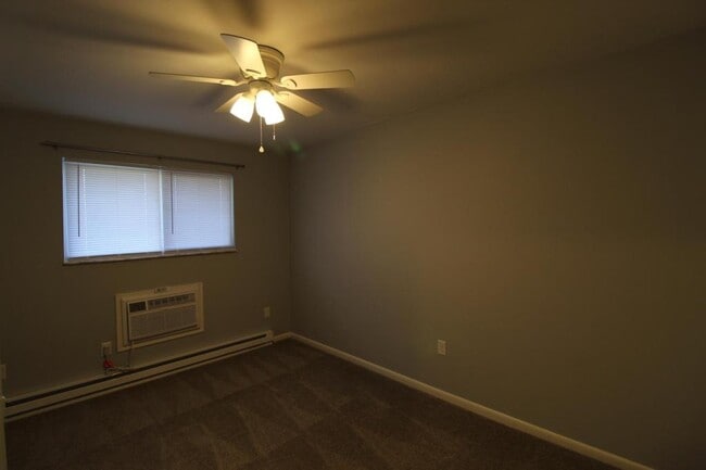 Building Photo - 708 N Main St