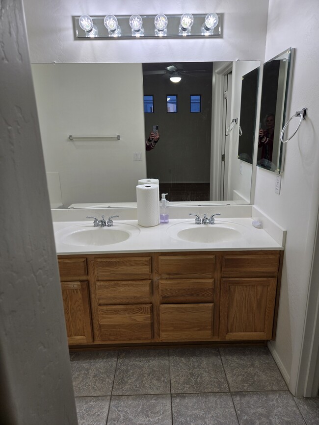 Master bathroom - 16705 N 50th Way