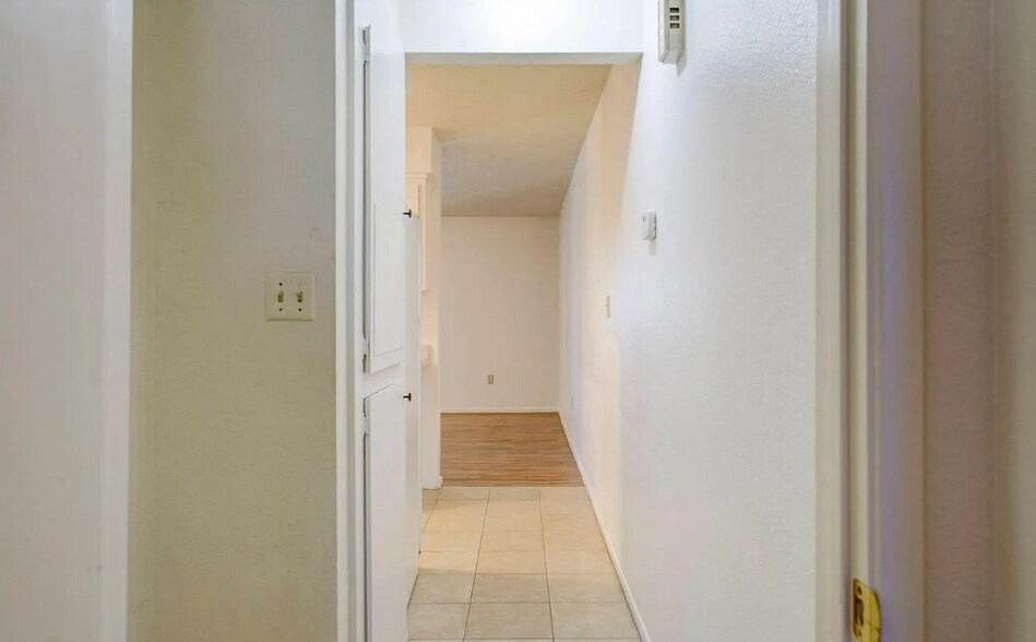 Building Photo - 1617 Turquoise Rd