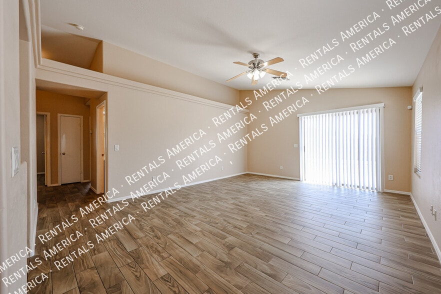 Building Photo - 12905 W Mandalay Ln