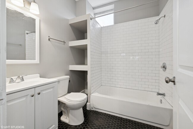 Building Photo - 3659 W Shakespeare Ave