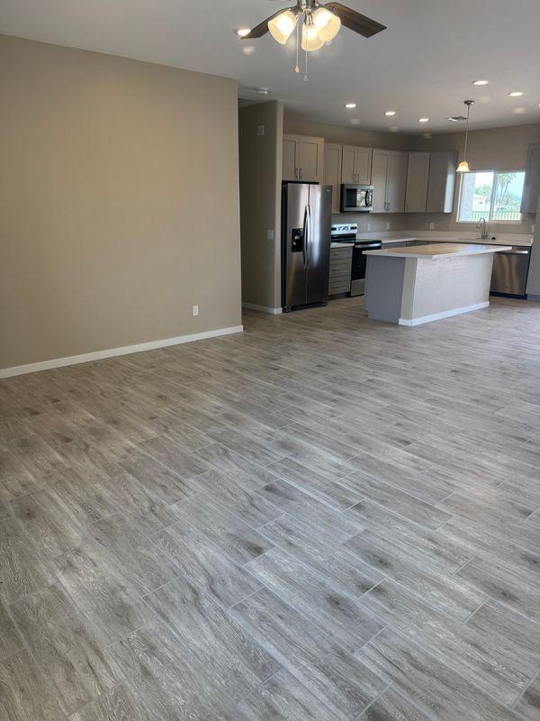 Building Photo - 15235 S Country Club Dr