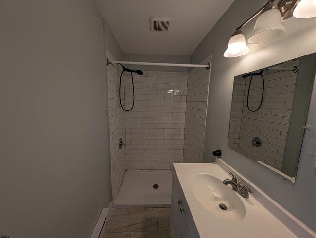 Building Photo - 16 N Iowa Ave