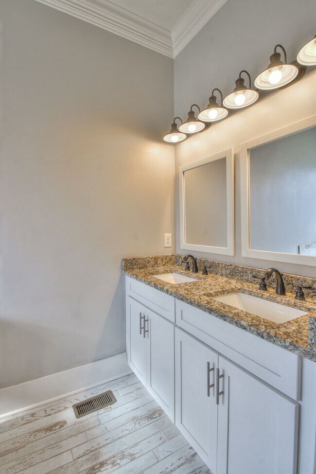 Building Photo - Great East Nashville 3BR Home