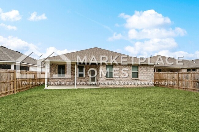 Building Photo - 40345 Cara Mae St