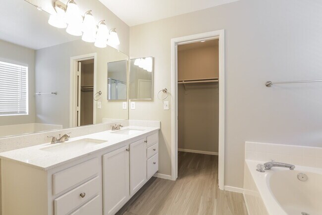 Building Photo - 996 Pleasant Run Ct