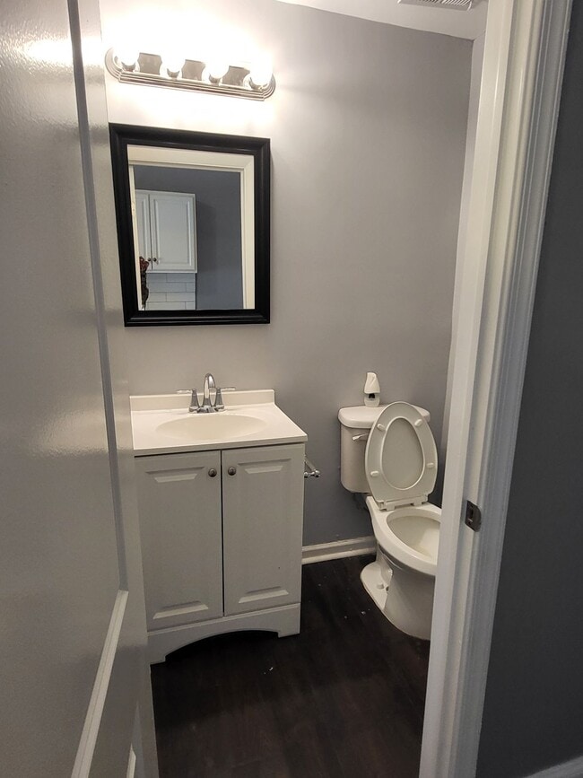 Building Photo - 1607 Cliftview Ave