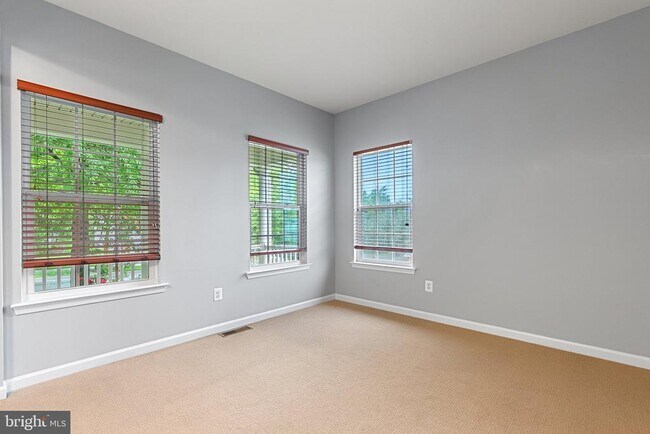 Building Photo - 9 Eisentown Drive