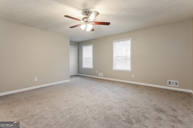 Building Photo - 2246 Camden Ct