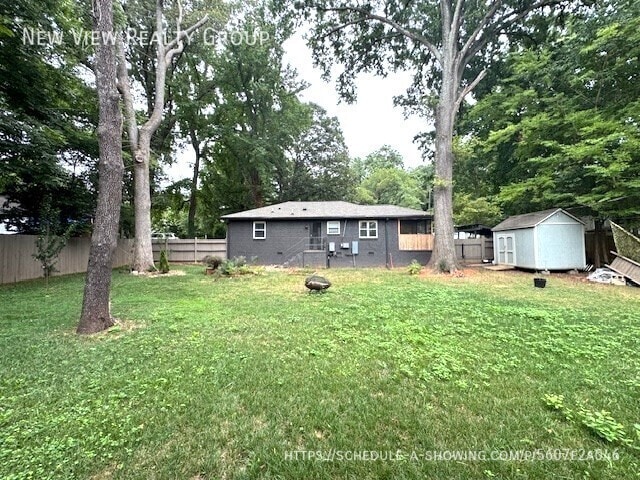 Building Photo - 1527 Medford Dr