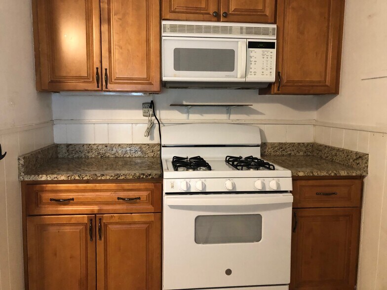 Building Photo - 1 Maxwell St