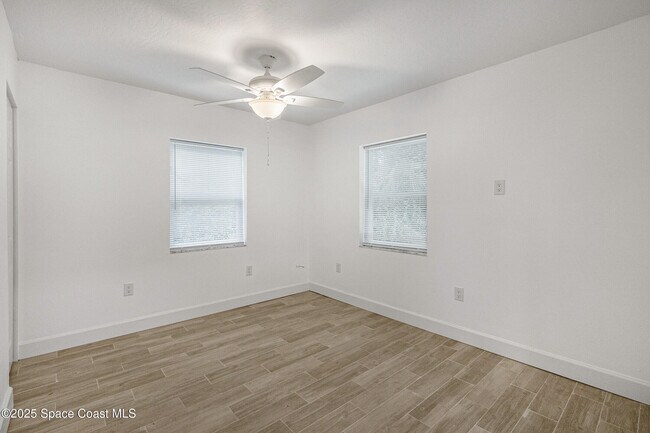 Building Photo - 2364 Pineapple Ave