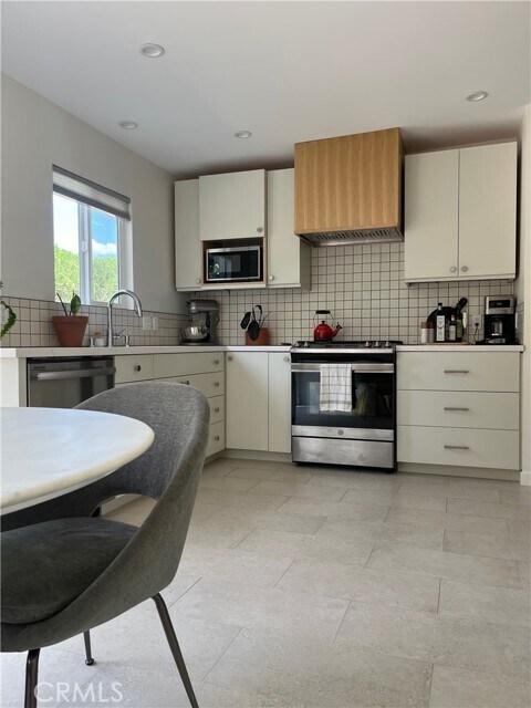 Building Photo - 43342 Callaway Ct