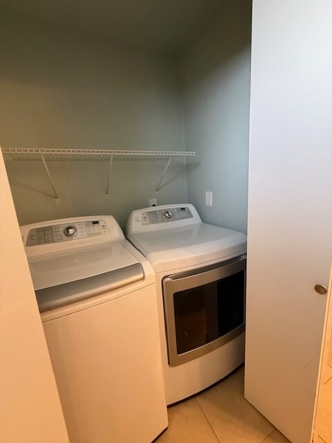 Building Photo - 8425 E Bonita Dr