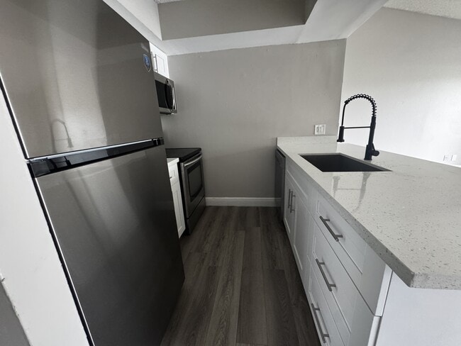 Building Photo - 5780 Rock Island Rd