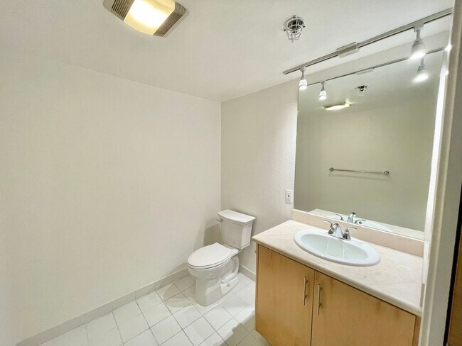 Building Photo - 175 Bluxome St