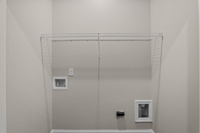 Building Photo - 626 Hope St