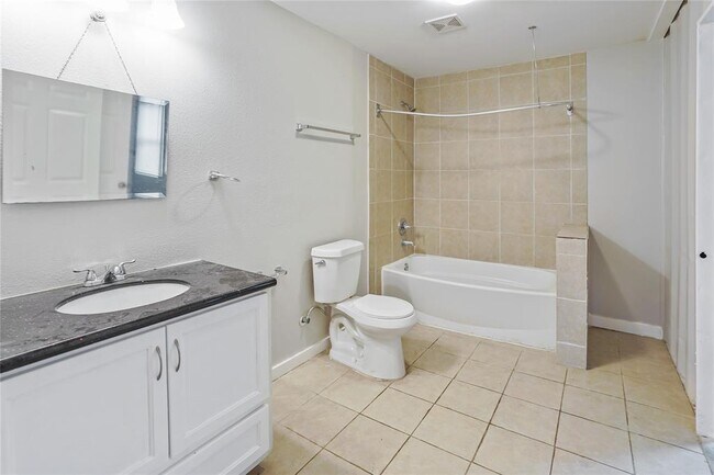 Building Photo - 3541 Mt Pleasant St