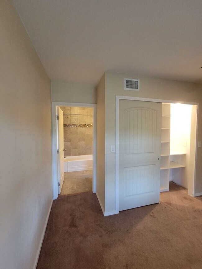 Building Photo - Charming Central Tucson Retreat with Updat...