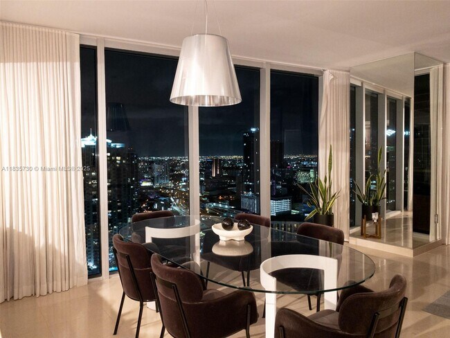 Building Photo - 475 Brickell Ave