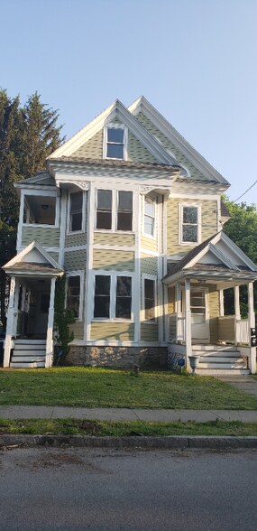 Primary Photo - 517 Park Ave