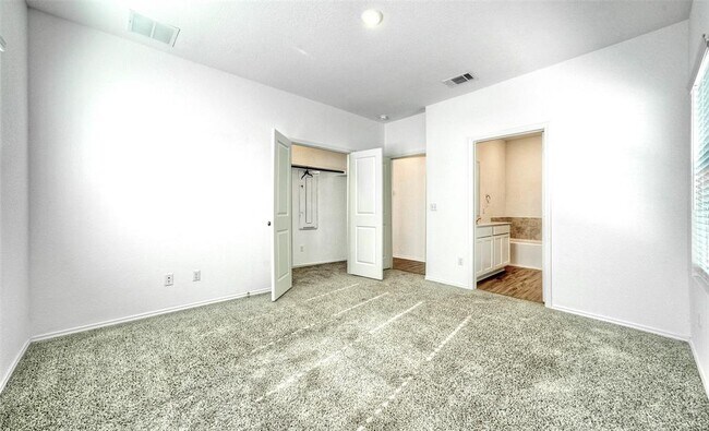 Building Photo - 201 Rioja