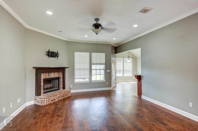 Building Photo - 3910 Le Brooke Ln