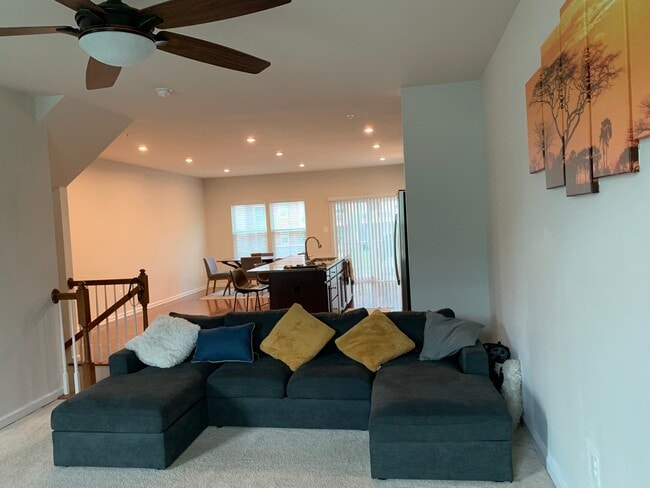 Building Photo - 8304 Encore Dr