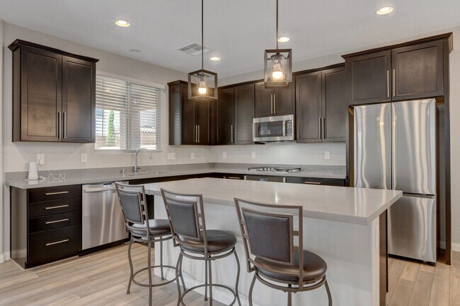 Building Photo - Beautifully Upgraded 4 Bedroom, Two Story ...
