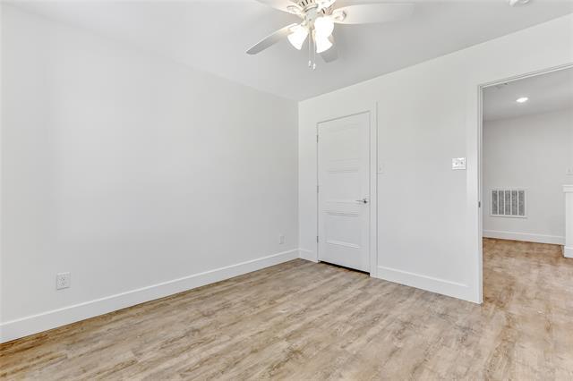 Building Photo - 3060 W Crawford St