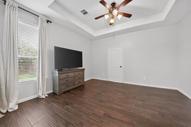 Building Photo - 8922 Pinenut Dr