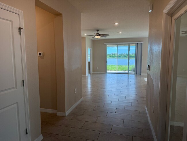 Building Photo - 3 Bedroom 2.5 Bath Single Family Home Prom...