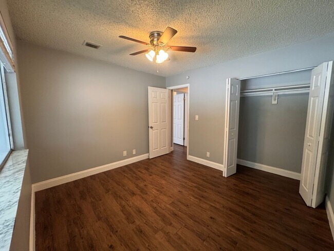 Building Photo - Open House Friday 8/8/25 Saturday 8/9/25 f...